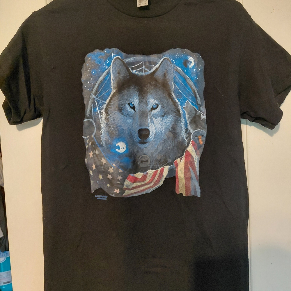 Gildan Black Tee with Wolf Graphic